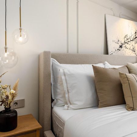 Silent Stone Apartment เวอร์ซาร์ ภายนอก รูปภาพ