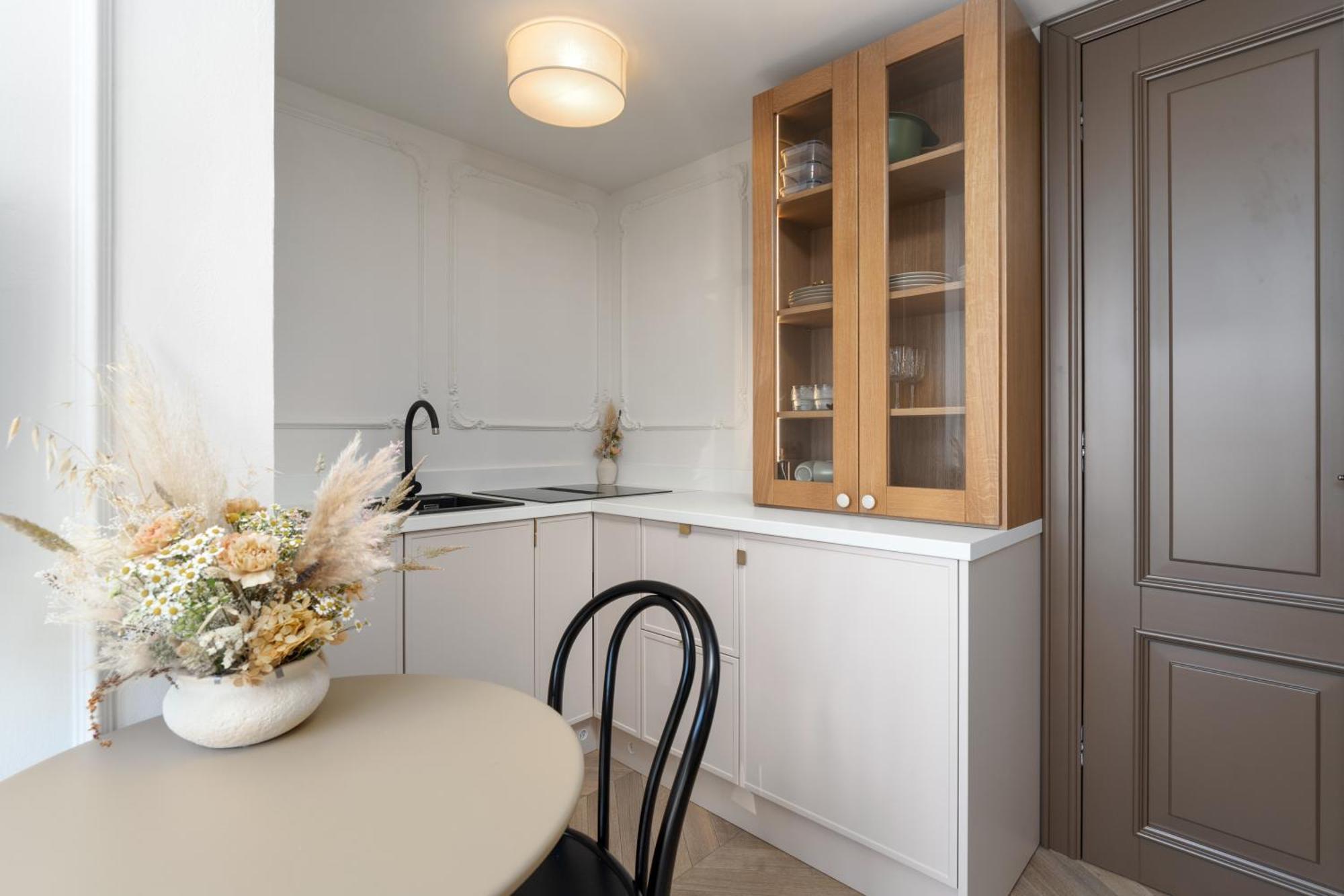 Silent Stone Apartment เวอร์ซาร์ ภายนอก รูปภาพ